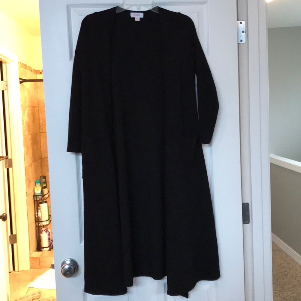 🦄🖤🦄 UC- solid Black LuLaRoe Sarah